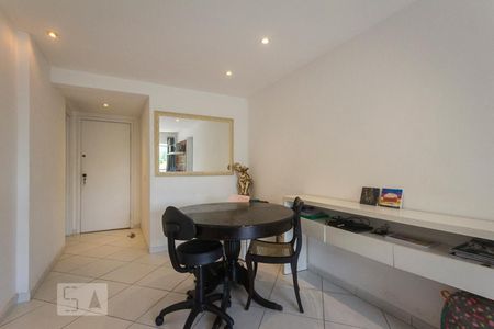 Sala de apartamento para alugar com 2 quartos, 64m² em Barra da Tijuca, Rio de Janeiro