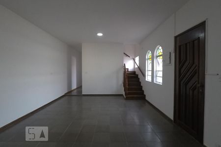 Sala de casa à venda com 4 quartos, 216m² em Jardim Henriqueta, Taboão da Serra