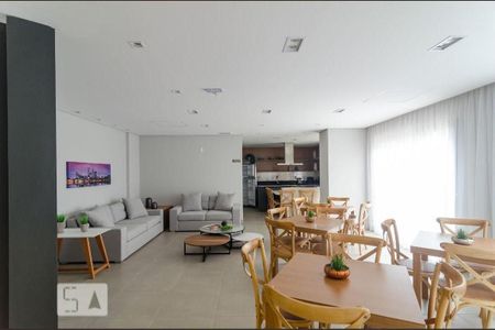 Apartamento para alugar com 26m², 1 quarto e sem vaga Apartamento para alugar com 26m², 1 quarto e sem vagaÁrea comum - Salão de festas