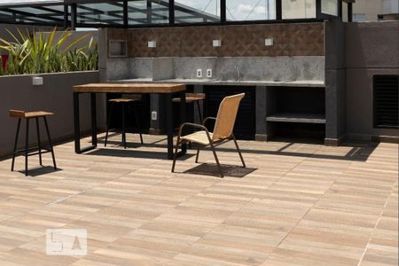 Apartamento para alugar com 26m², 1 quarto e sem vaga Apartamento para alugar com 26m², 1 quarto e sem vagaÁrea comum - Salão de festas