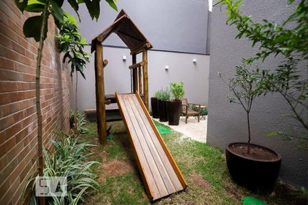 Apartamento para alugar com 26m², 1 quarto e sem vaga Apartamento para alugar com 26m², 1 quarto e sem vagaÁrea comum - Playground