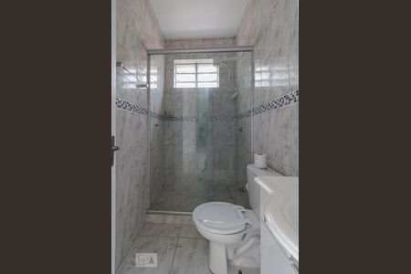 Banheiro de apartamento para alugar com 1 quarto, 40m² em Protásio Alves, Porto Alegre