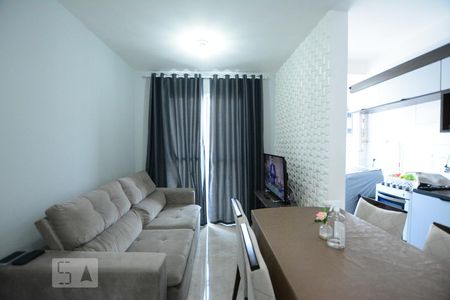 Sala de apartamento para alugar com 2 quartos, 45m² em Parada de Lucas, Rio de Janeiro