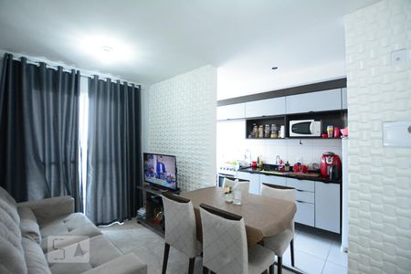 Sala de apartamento para alugar com 2 quartos, 45m² em Parada de Lucas, Rio de Janeiro