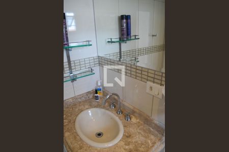 Casa à venda com 280m², 3 quartos e 4 vagasBanheiro Suite 1