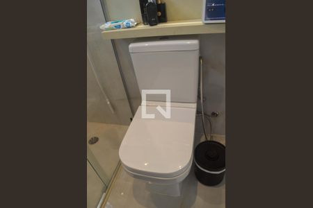 Casa à venda com 280m², 3 quartos e 4 vagasBanheiro Suíte 2