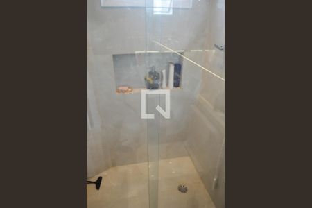 Casa à venda com 280m², 3 quartos e 4 vagasBanheiro Suíte 2