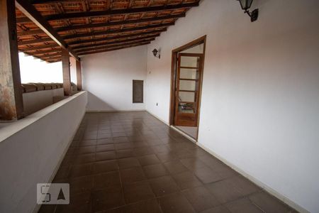 Casa à venda com 200m², 4 quartos e 1 vagaVaranda da Frente