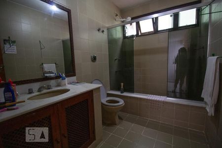 Casa à venda com 200m², 4 quartos e 1 vagaBanheiro 2