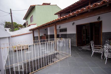 Casa à venda com 200m², 4 quartos e 1 vagaQuintal