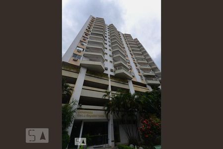 Apartamento à venda com 123m², 3 quartos e 2 vagasFachada