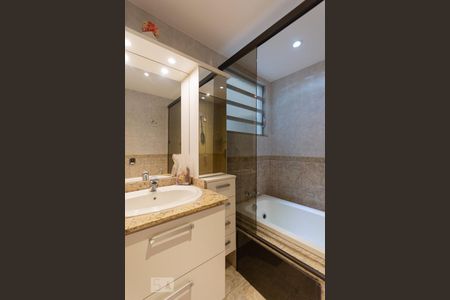 Apartamento à venda com 123m², 3 quartos e 2 vagasBanheiro Suíte
