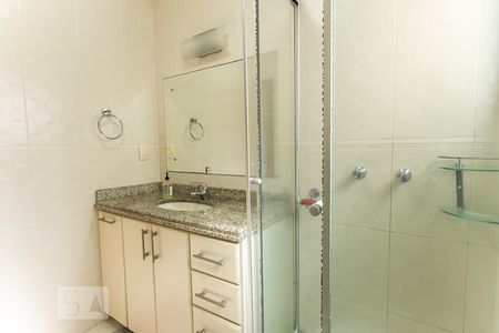 Casa à venda com 198m², 3 quartos e 2 vagasBanheiro 1