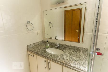 Casa à venda com 198m², 3 quartos e 2 vagasBanheiro 1