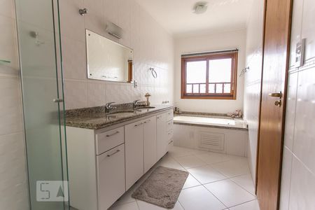 Casa à venda com 198m², 3 quartos e 2 vagasBanheiro Suíte