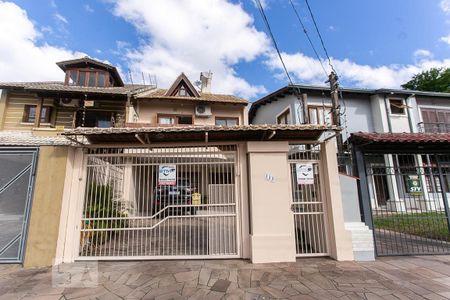 Casa à venda com 198m², 3 quartos e 2 vagasFachada