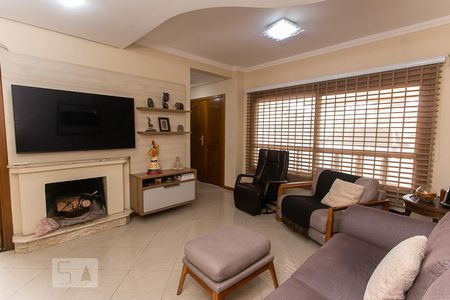 Casa à venda com 198m², 3 quartos e 2 vagasSala
