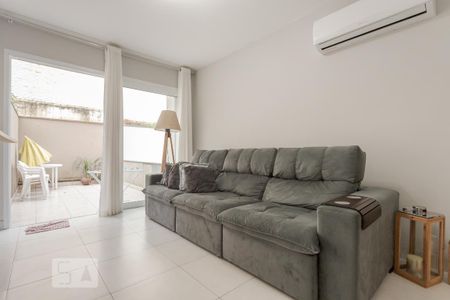 Sala de apartamento para alugar com 2 quartos, 62m² em Petrópolis, Porto Alegre