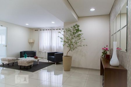 Apartamento à venda com 63m², 2 quartos e 2 vagasHall social