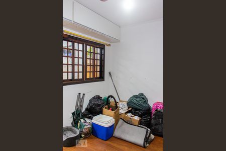 Casa à venda com 240m², 2 quartos e 2 vagasQuarto de Serviço