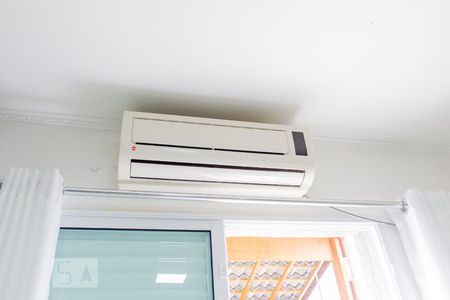 Casa à venda com 240m², 2 quartos e 2 vagasAr condicionado