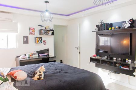 Casa à venda com 240m², 2 quartos e 2 vagasSuíte 2