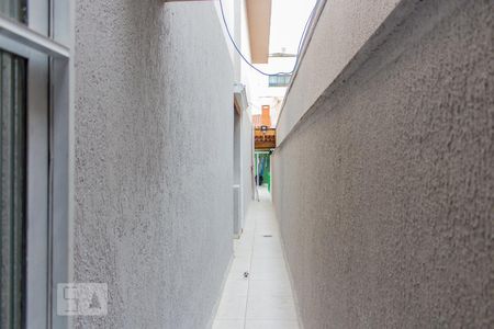 Casa à venda com 240m², 2 quartos e 2 vagasCorredor externo