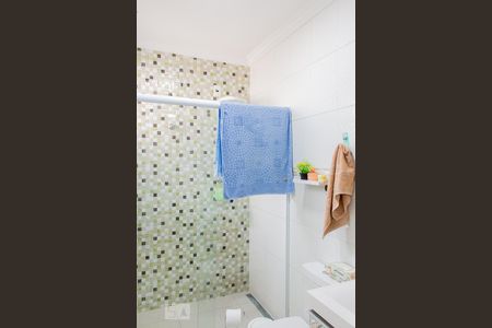 Casa à venda com 240m², 2 quartos e 2 vagasBanheiro da Suíte 1