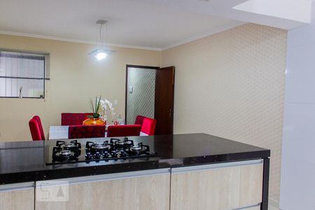 Casa à venda com 240m², 2 quartos e 2 vagasCozinha