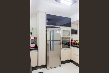 Casa à venda com 240m², 2 quartos e 2 vagasArmário