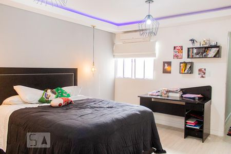 Casa à venda com 240m², 2 quartos e 2 vagasSuíte 2
