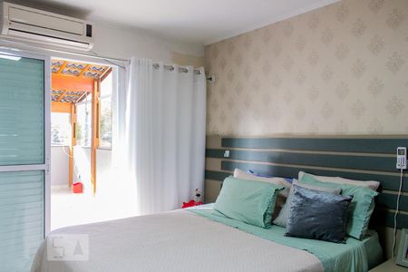 Casa à venda com 240m², 2 quartos e 2 vagasSuíte 1