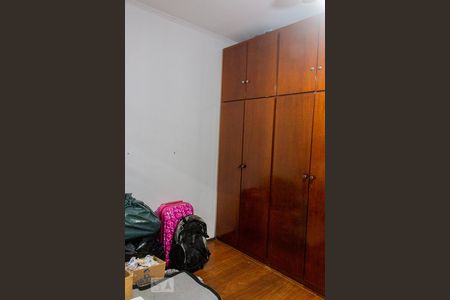 Casa à venda com 240m², 2 quartos e 2 vagasQuarto de Serviço