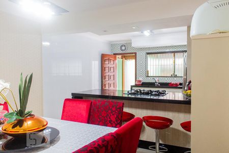 Casa à venda com 240m², 2 quartos e 2 vagasCozinha