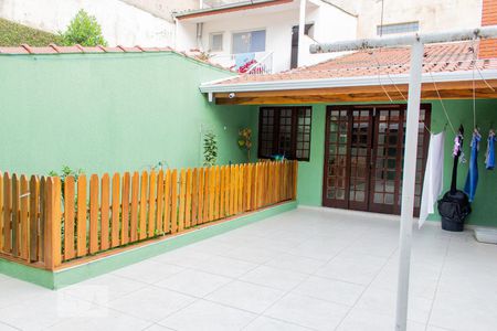 Casa à venda com 240m², 2 quartos e 2 vagasQuintal