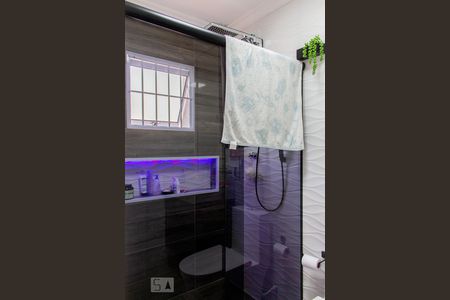 Casa à venda com 240m², 2 quartos e 2 vagasBanheiro da Suíte 2