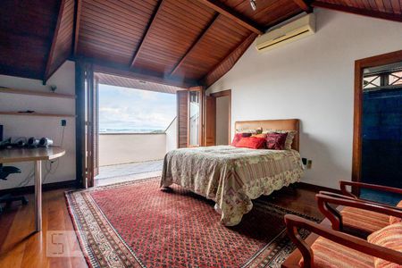 Casa à venda com 450m², 4 quartos e 4 vagas Casa à venda com 450m², 4 quartos e 4 vagasSuíte 2