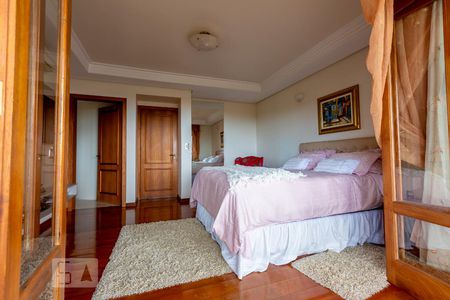 Suíte 1 de casa à venda com 4 quartos, 450m² em Jardim Isabel, Porto Alegre
