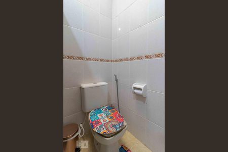 Casa de condomínio à venda com 92m², 3 quartos e 2 vagasBanheiro Social