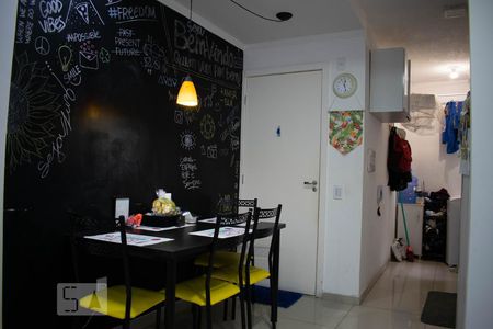 Sala de Estar de apartamento à venda com 2 quartos, 42m² em Cavalhada, Porto Alegre