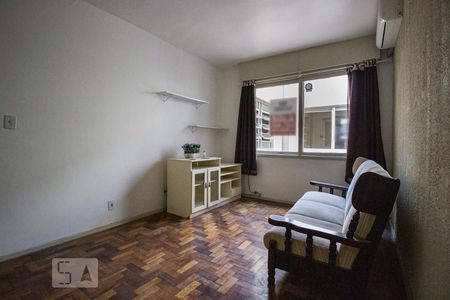 Sala de Apartamento com 1 quarto, 56m² Petrópolis
