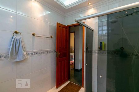 Casa à venda com 233m², 5 quartos e 5 vagas Casa à venda com 233m², 5 quartos e 5 vagasBanheiro Social