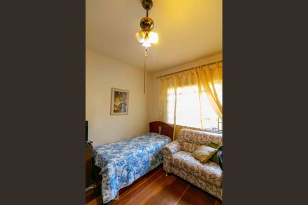 Casa à venda com 233m², 5 quartos e 5 vagas Casa à venda com 233m², 5 quartos e 5 vagasQuarto 2