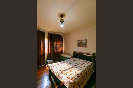 Casa à venda com 233m², 5 quartos e 5 vagas Casa à venda com 233m², 5 quartos e 5 vagasQuarto 3