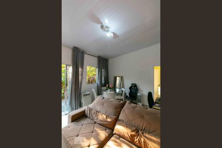 Casa à venda com 233m², 5 quartos e 5 vagas Casa à venda com 233m², 5 quartos e 5 vagasSala 2