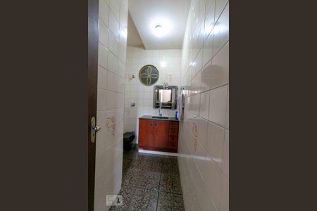 Casa à venda com 233m², 5 quartos e 5 vagas Casa à venda com 233m², 5 quartos e 5 vagasLavabo