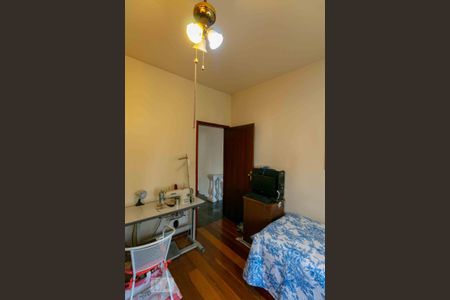 Casa à venda com 233m², 5 quartos e 5 vagas Casa à venda com 233m², 5 quartos e 5 vagasQuarto 2