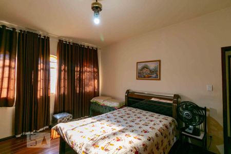 Casa à venda com 233m², 5 quartos e 5 vagas Casa à venda com 233m², 5 quartos e 5 vagasQuarto 3