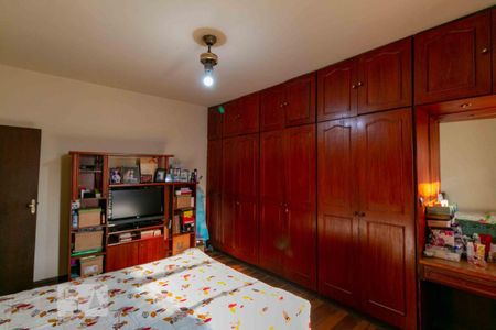 Casa à venda com 233m², 5 quartos e 5 vagas Casa à venda com 233m², 5 quartos e 5 vagasQuarto 3