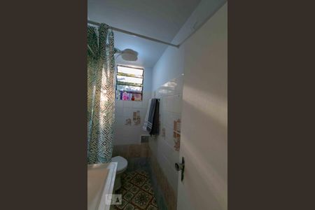 Casa à venda com 233m², 5 quartos e 5 vagas Casa à venda com 233m², 5 quartos e 5 vagasBanheiro da Suíte